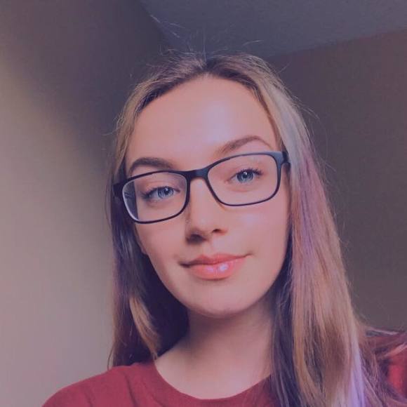 Meet your Posher, Mackenzie - Picture 1 of 1